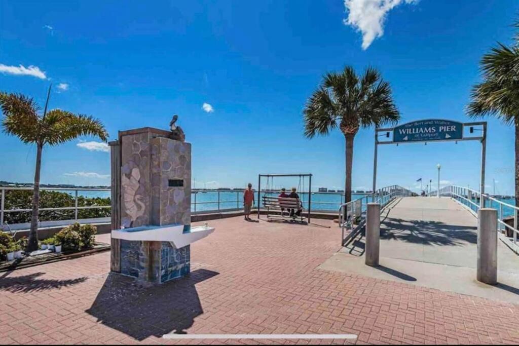 In The Center Of Gulfport, Min Away From The Beach! St. Petersburg Eksteriør bilde